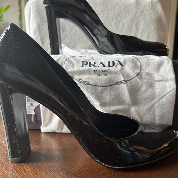 Prada Women's Glossy Black Heels - Picture 1 of 3